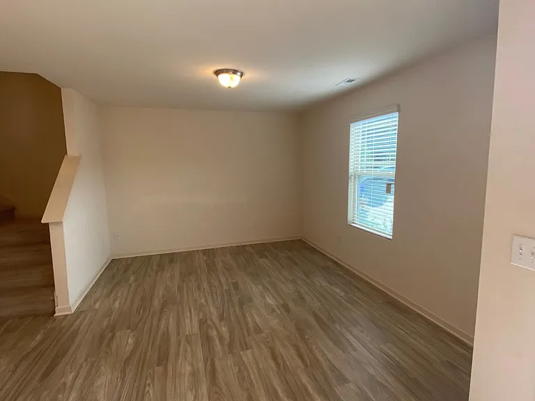 6 Rochambeau Ct #1 — Photo 4