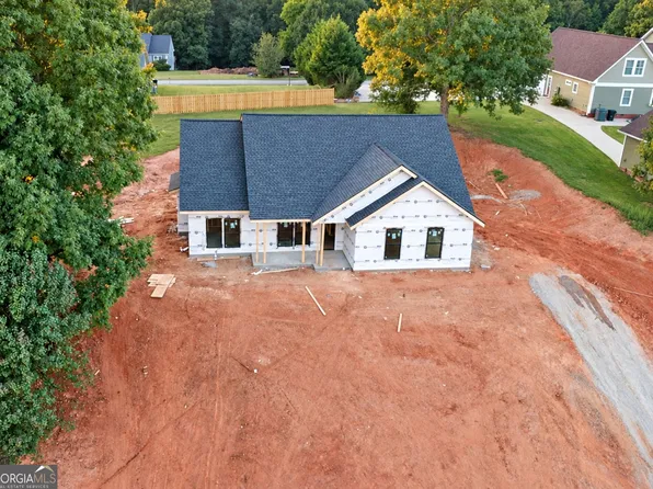 389 Stonington Dr, Mount Airy, GA 30563