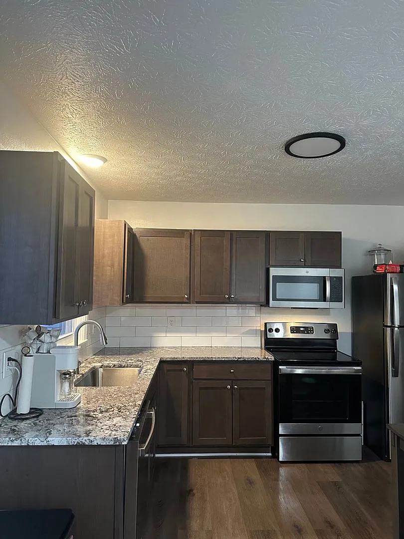 671-673 S. Goodman St — Photo 2