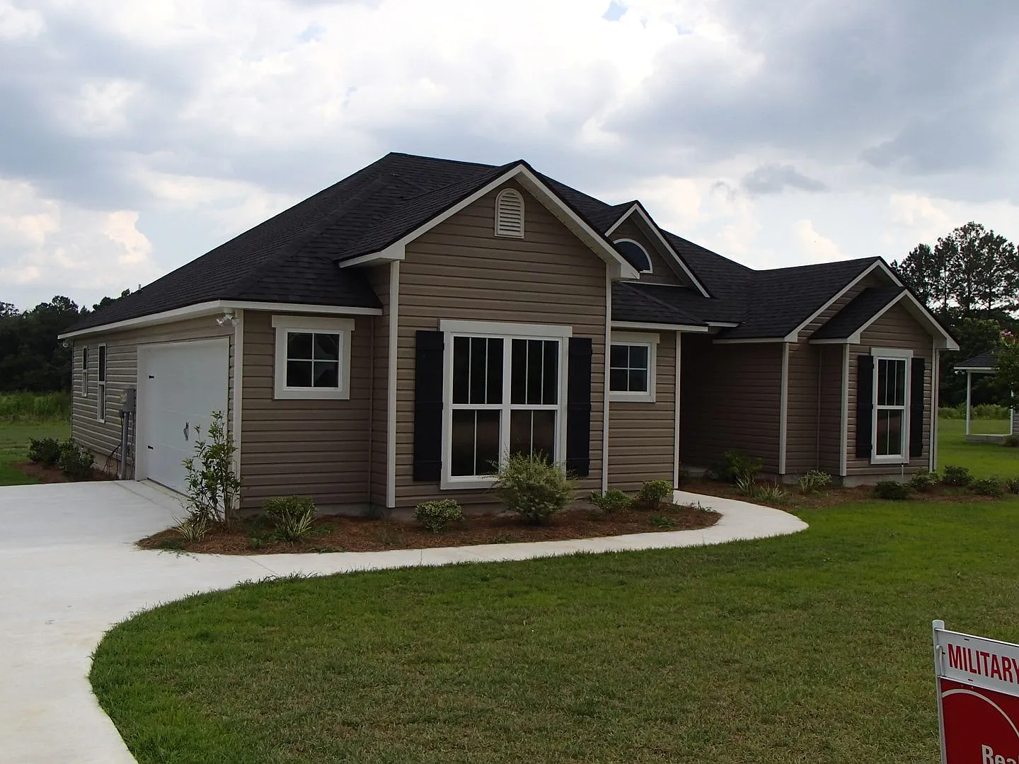 3BD/2B Home in Lakeland, GA. Close to Moody AFB. — Photo 2