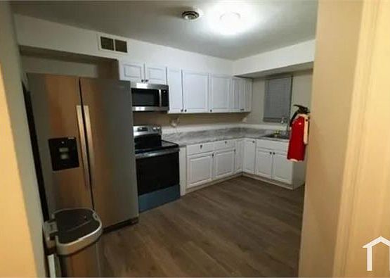 3rd image of 139 Spruance Rd