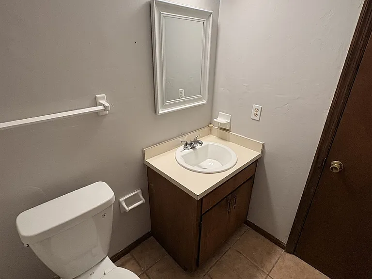 6329 Rolling Hills Dr — Photo 20