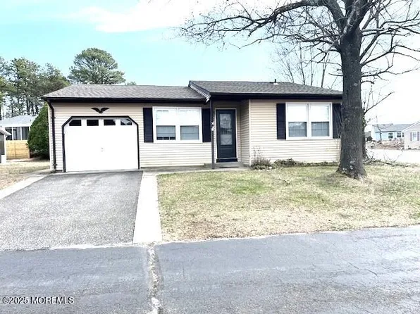 38 Keene St #70, Whiting, NJ 08759