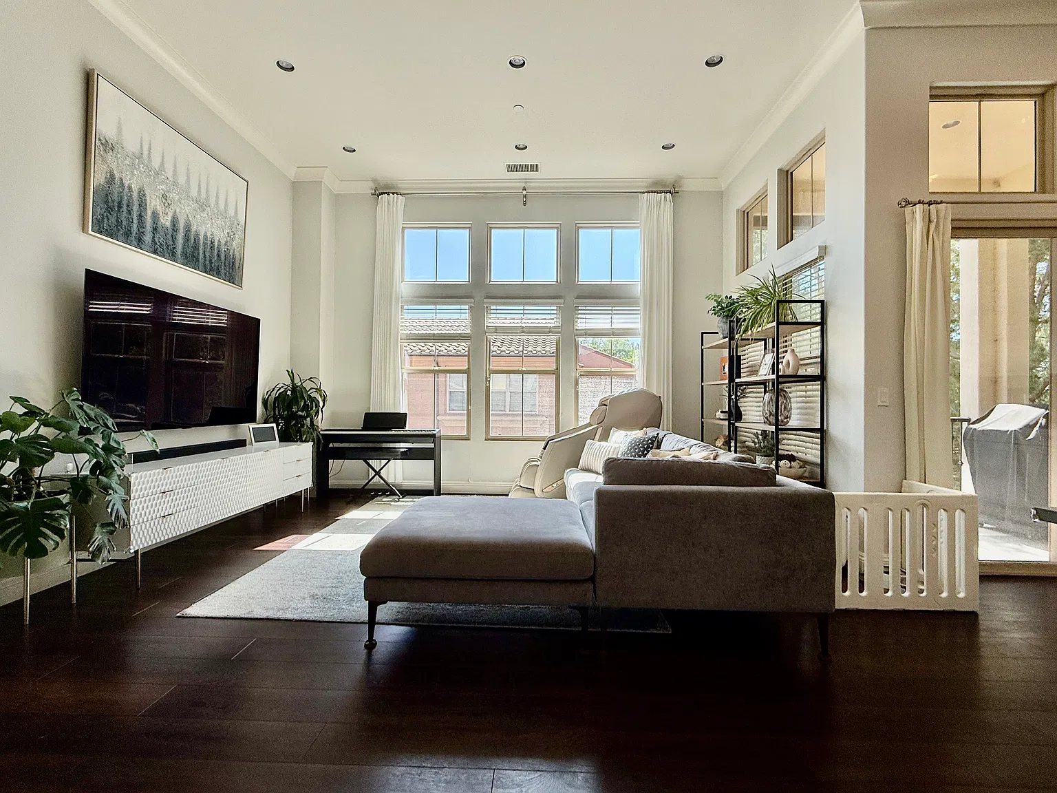 2 bed, 1378 sqft, $4,300 — Photo 4
