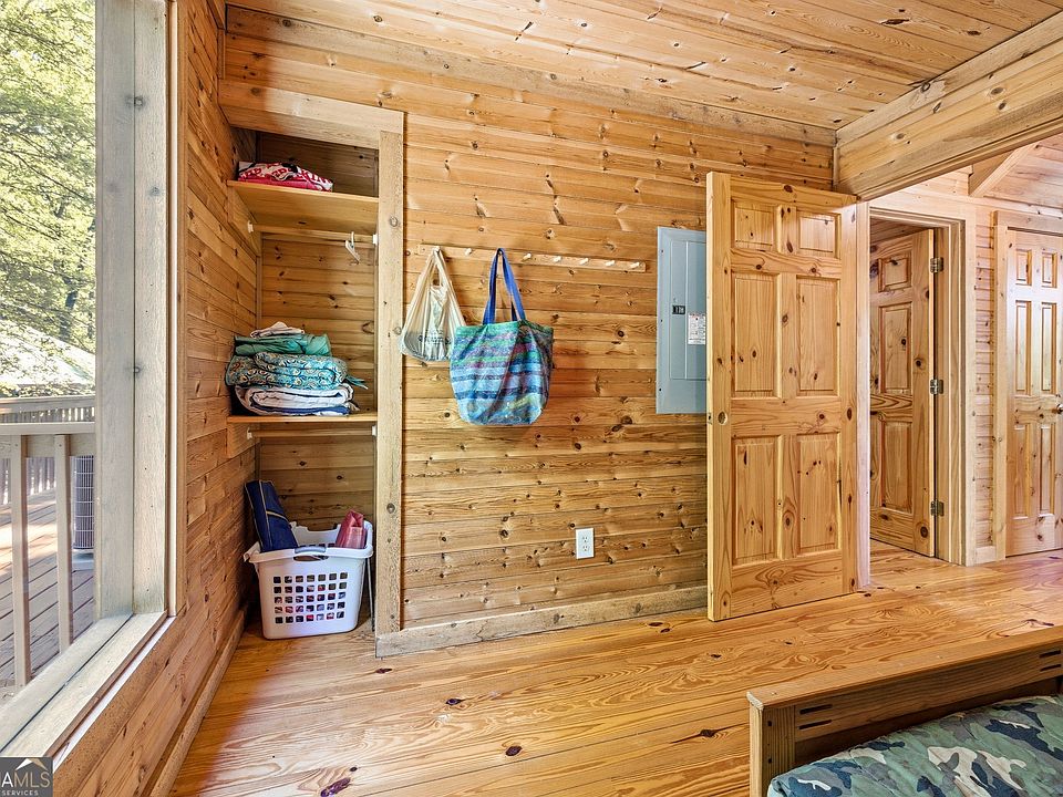 22nd image of 790 Hudson Ter