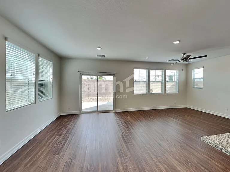 6106 Haleh Ave — Photo 7