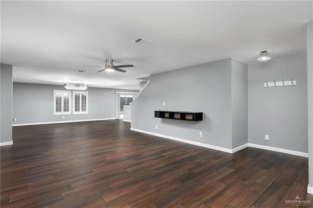 4 bed, 2.5 bath, 2775 sqft, $2,600 — Photo 3