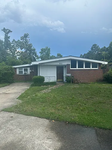 1822 Kissingbower Rd Photo 1