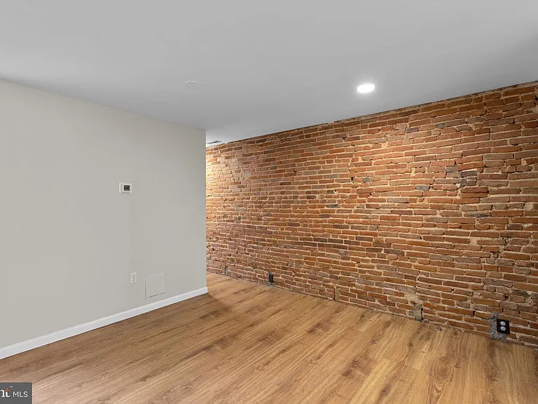 1305 Light St #2 — Photo 10