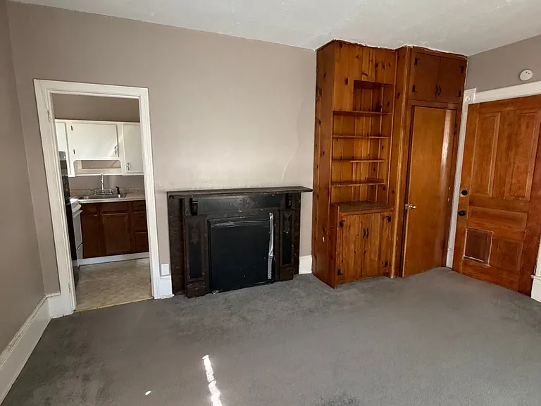 512 W Ionia St #B — Photo 4