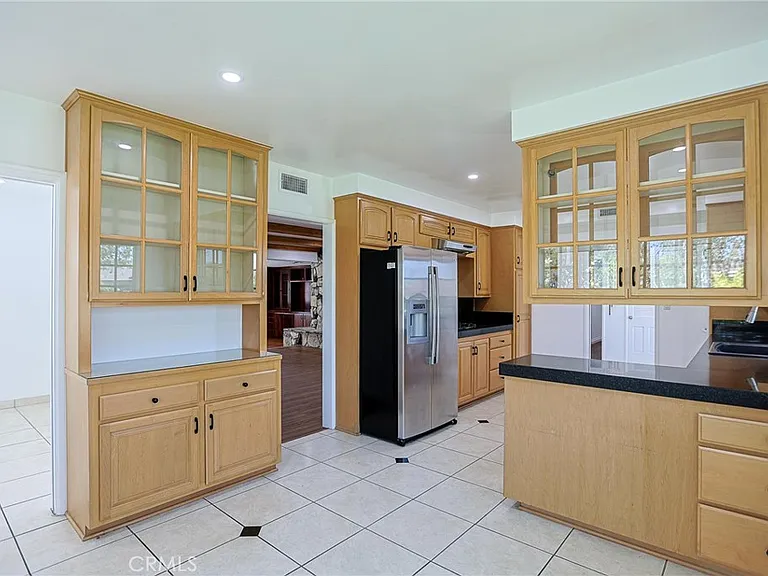 1200 W Rowan St — Photo 14