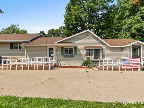 298 Hawley St, Hesperia, MI 49421
