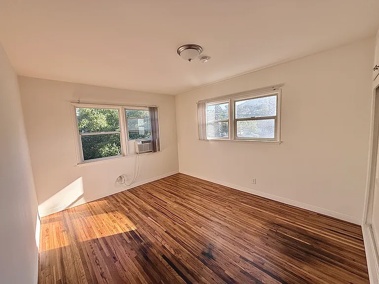 8429 Glenoaks Blvd #4 — Photo 15