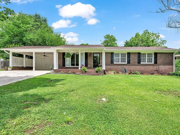 1807 Oakmont Dr SE, Cullman, AL 35055