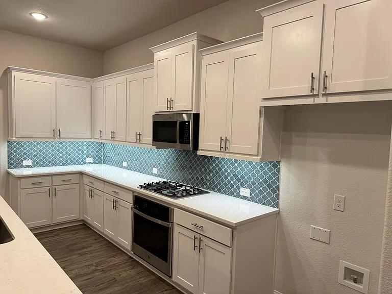 2504 Tilden Ln — Photo 6