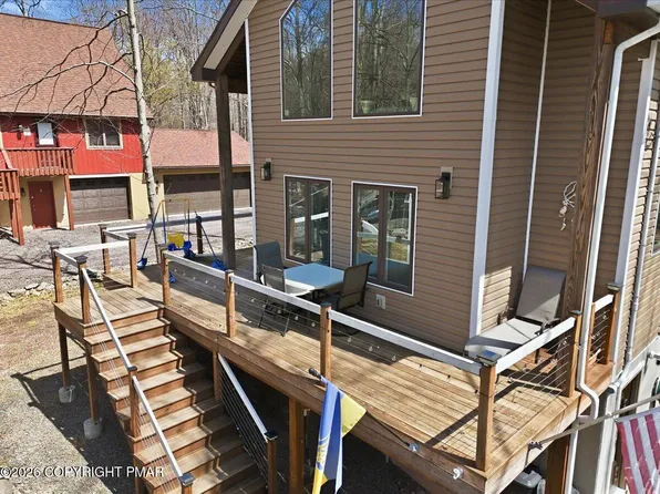 1053 Boathouse Rd, Lake Ariel, PA 18436