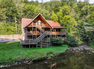 4273 Pittman Center Rd, Sevierville, TN 37876