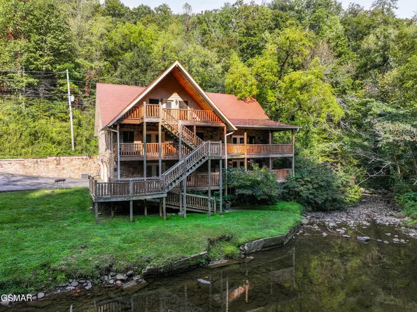 4273 Pittman Center Rd, Sevierville, TN 37876