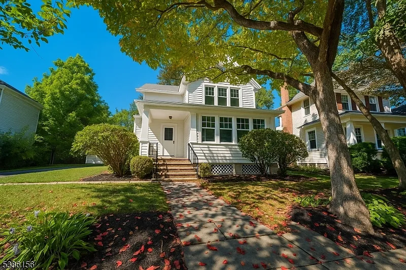130 Lake Ave photo 1