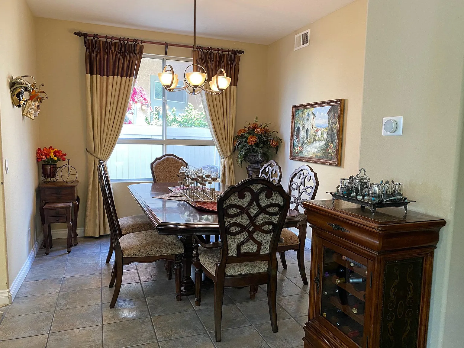 3 bed, 2100 sqft, $4,950 — Photo 4