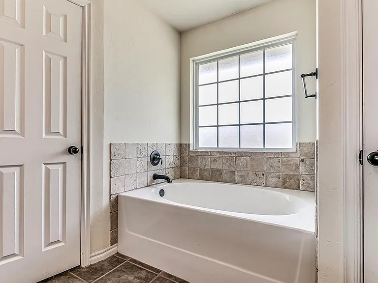 309 Dollina Dr — Photo 15