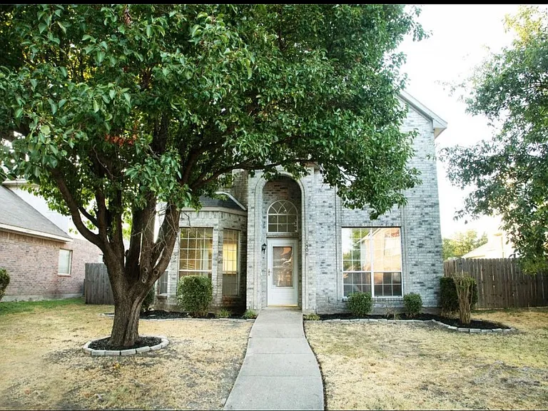 1506 Springwood Dr — Photo 1