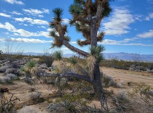 2328 S Tom Mix Rd, Yucca, AZ 86438