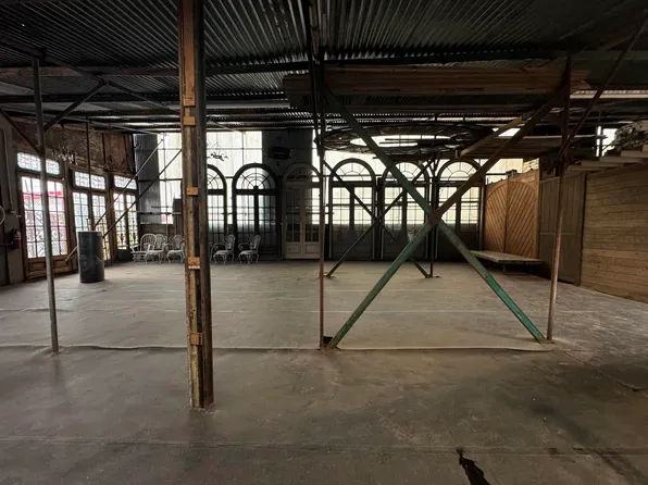 248 Beacon Avenue image 4 of 26