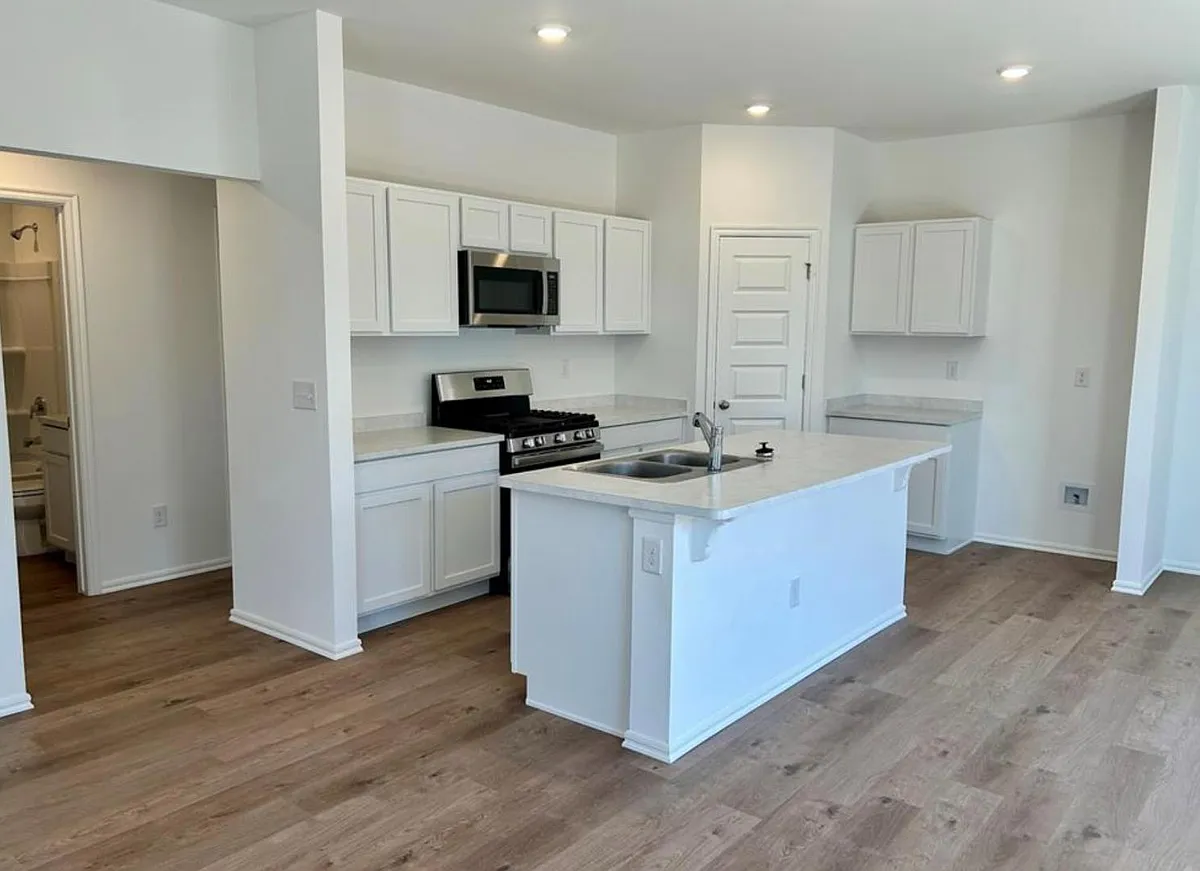 Unit Photo - 12040 SW 36th St