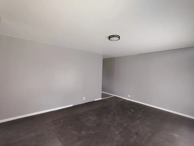 910 Holiday Dr — Photo 17