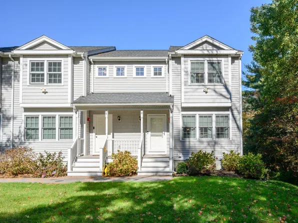 10 Great Cedar Dr #10, Hanson, MA 02341