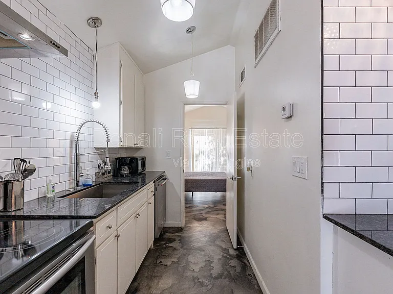 2309 S College Ave #17 — Photo 15