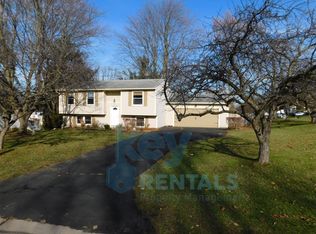 2 Cascade Rd, West Henrietta, NY 14586