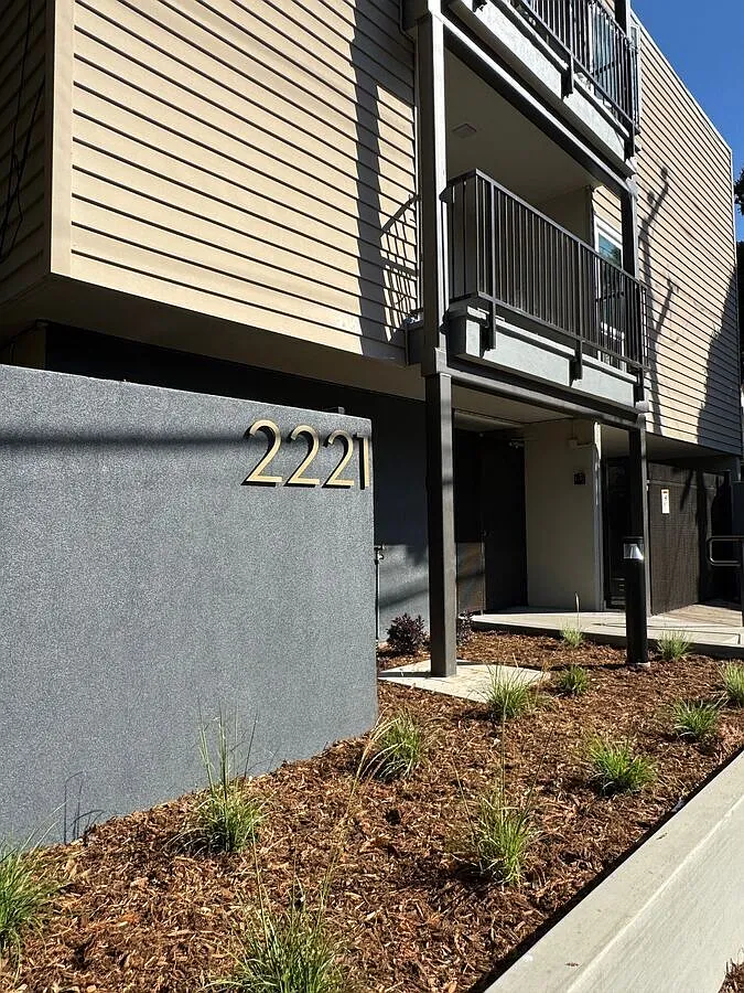 2221 Parker St — Photo 1