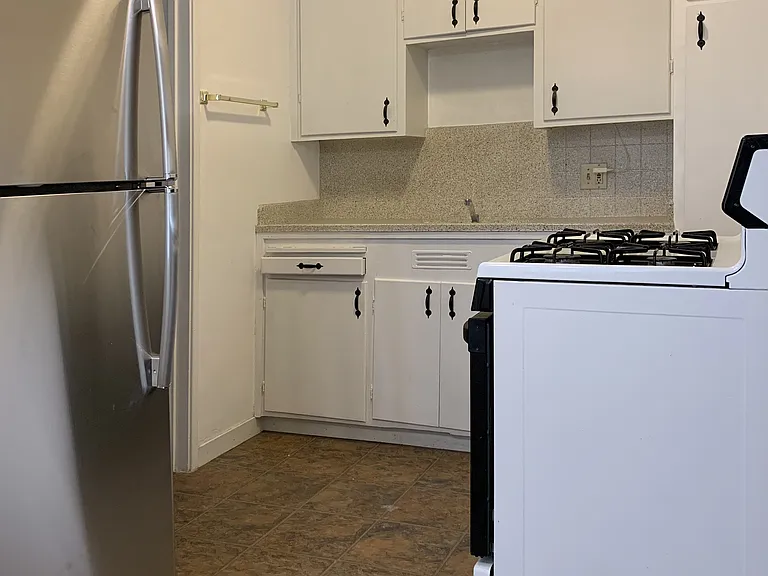 2511 N St #8 — Photo 9