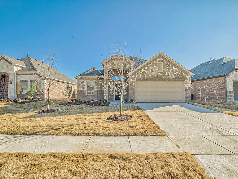7819 Cypress Dr — Photo 2
