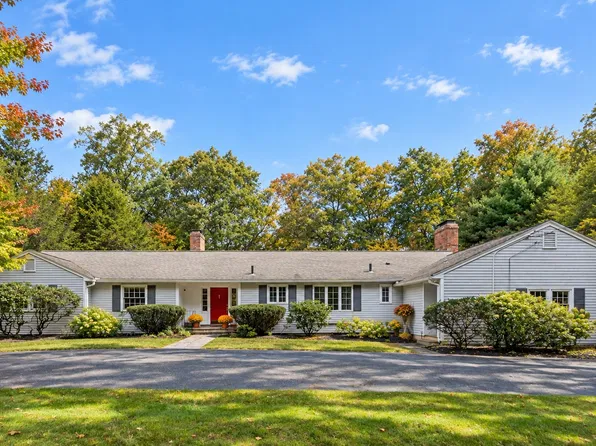 39 Rollingwood Ln, Concord, MA 01742