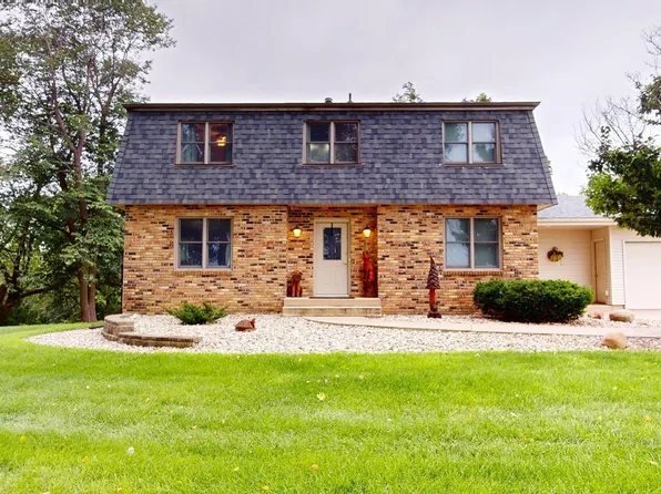 15882 Thrush Ave, Nora Springs, IA 50458