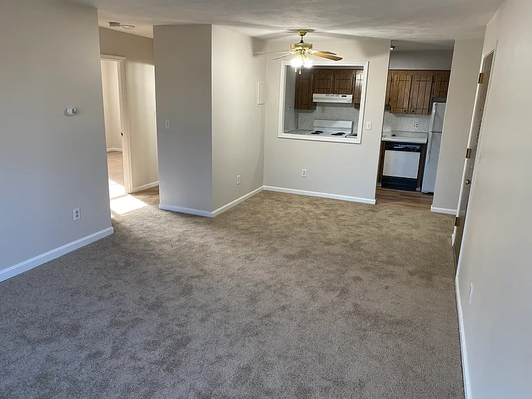 Bayside Apartments — Photo 11