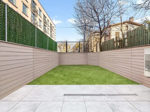 467 Tompkins Ave #1, Brooklyn, NY 11216