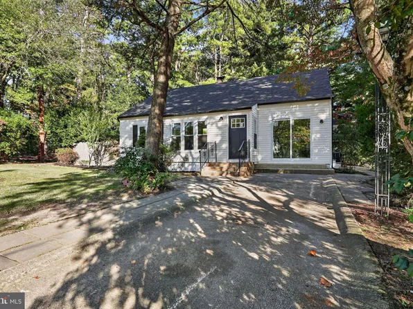 18 Day Ave, Berlin, NJ 08009