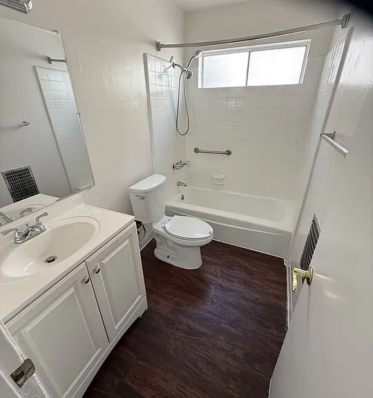 18600 Burbank Blvd #107 — Photo 9