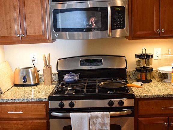 3rd image of 2801 Jefferson Dr