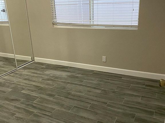 5th image of 8843 Gold Coast Dr