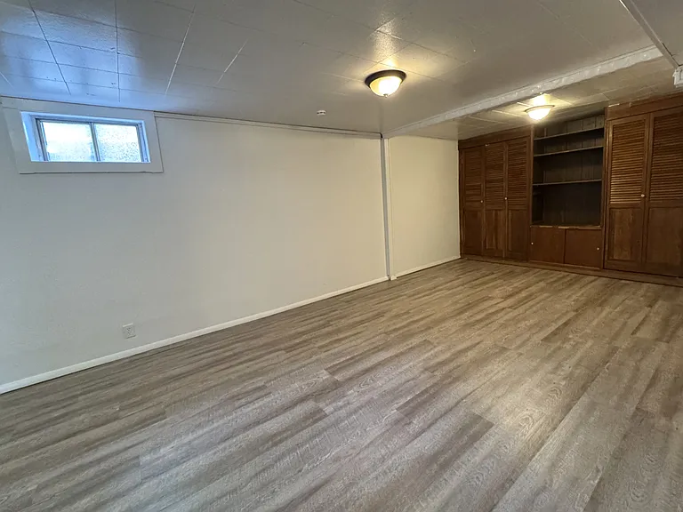 321 S Salem St — Photo 23