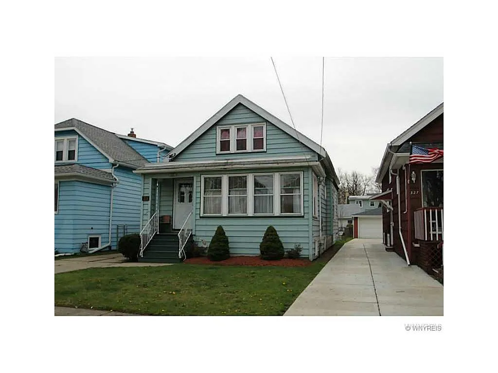 331 Eden St photo 1