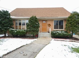 315 Center Cross St, Sycamore, IL 60178