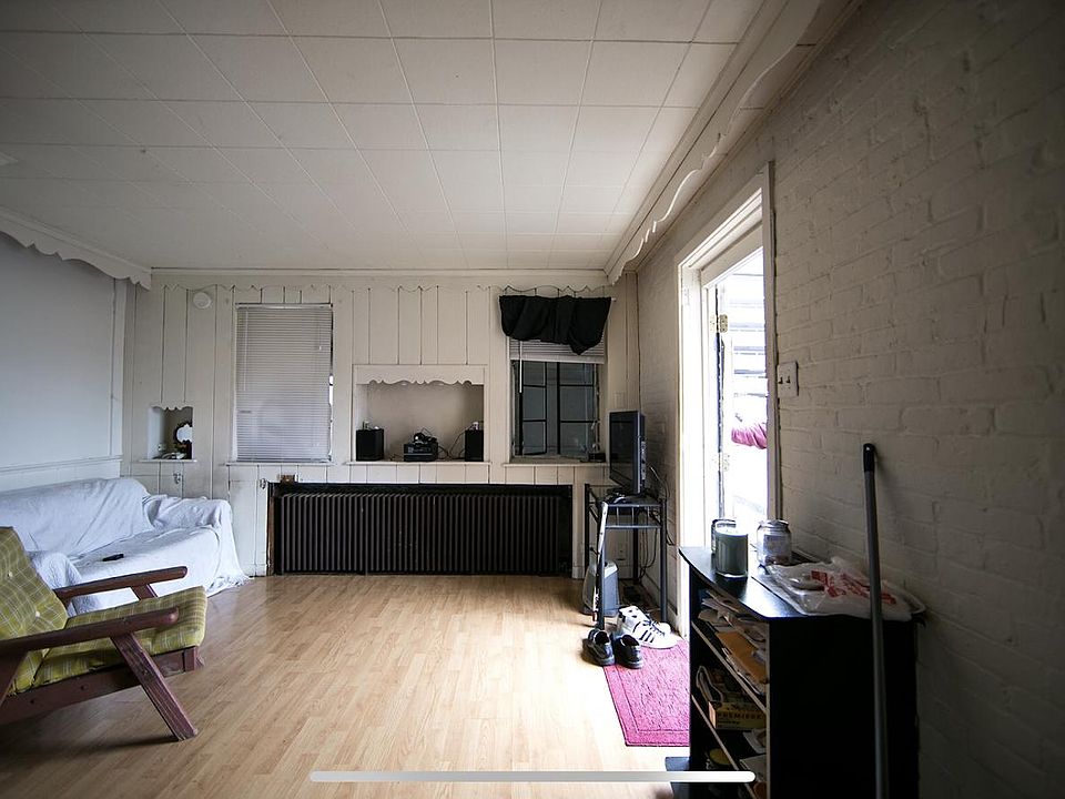 2nd image of 126 N Prince St APT 6