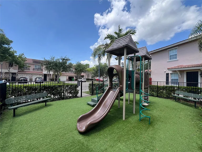 280 Las Brisas Cir #280 — Photo 30