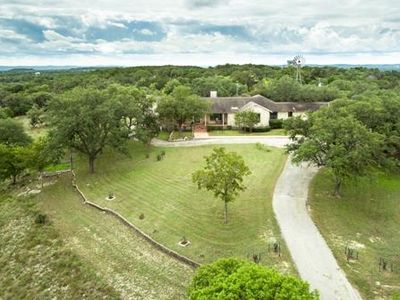 898 Logans Way, Blanco, TX, 78606